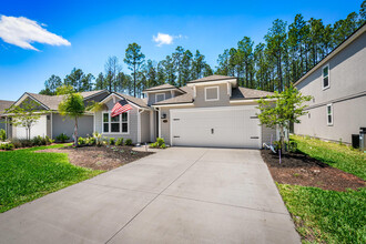 320 Glasgow Dr in Saint Johns, FL - Building Photo - Building Photo