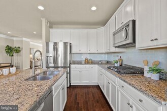 4208 WOODSPRING Ln in Upper Marlboro, MD - Building Photo - Building Photo