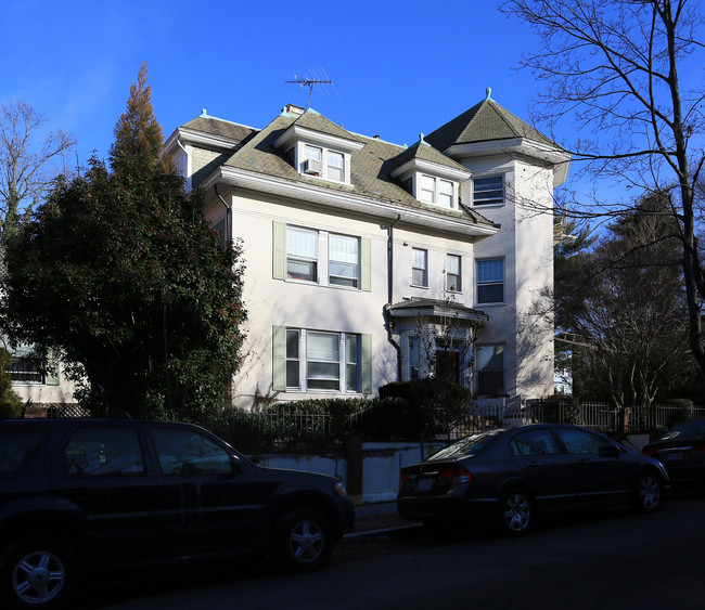 1901 Biltmore St NW in Washington, DC - Foto de edificio - Building Photo