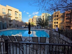 62 E Serene Ave in Las Vegas, NV - Building Photo - Building Photo