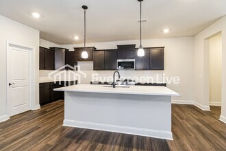 4036 Grommet Ct in Matthews, NC - Building Photo - Building Photo