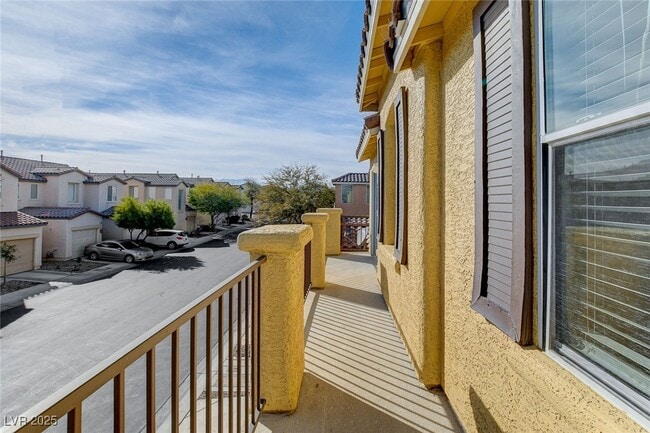 5994 Secret Island Dr in Las Vegas, NV - Building Photo - Building Photo
