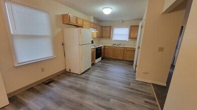 1360 8th Ave in Akron, OH - Building Photo - Building Photo