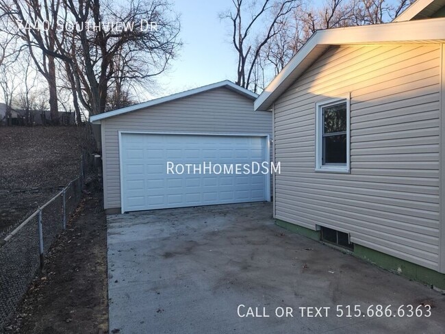 7440 Southview Dr in Des Moines, IA - Building Photo - Building Photo