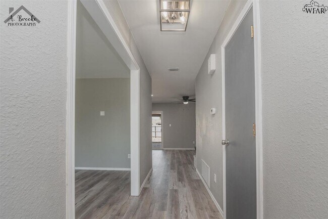 4650 Brookdale Dr in Wichita Falls, TX - Building Photo - Building Photo