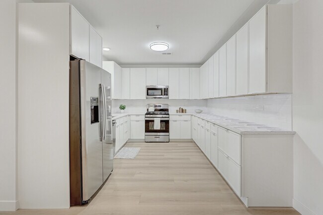 9201 N Milwaukee Ave in Niles, IL - Building Photo - Building Photo