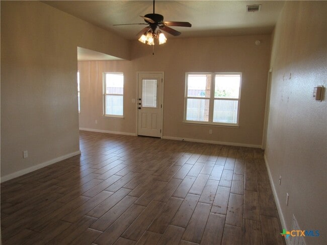 202 E Avenue H in Nolanville, TX - Building Photo - Building Photo