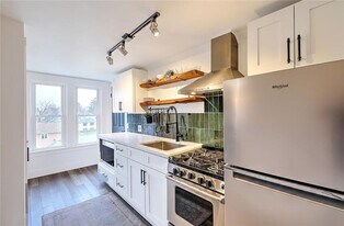 73 Washburn Ave in East Providence, RI - Building Photo