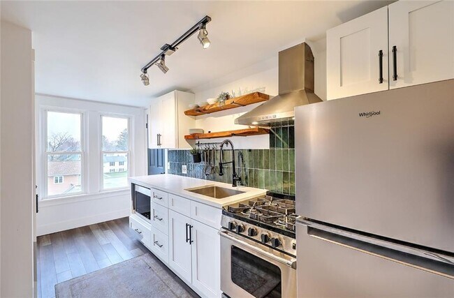 73 Washburn Ave in East Providence, RI - Building Photo - Building Photo