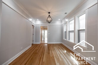 3055 N Kimball Ave, Unit 2 in Chicago, IL - Building Photo - Building Photo