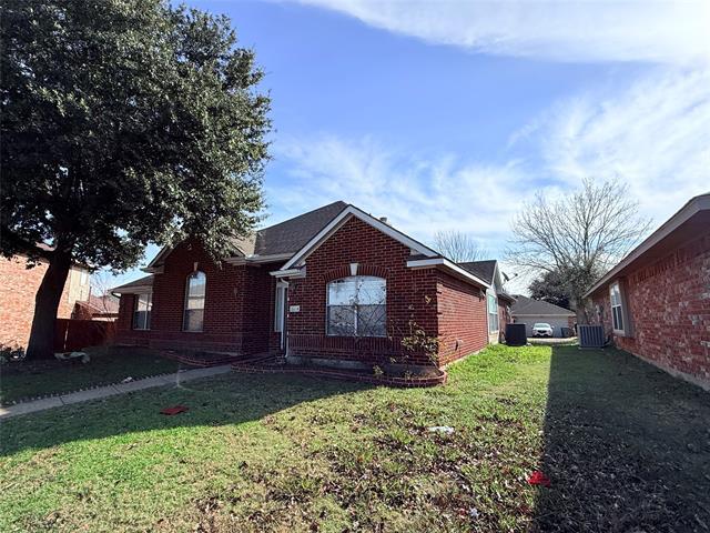 2214 Walnut Creek Trail in Garland, TX - Building Photo - Building Photo