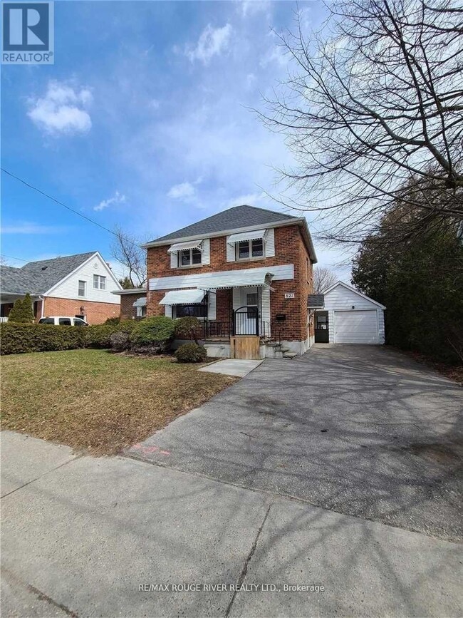 property at 821 Mary St N
