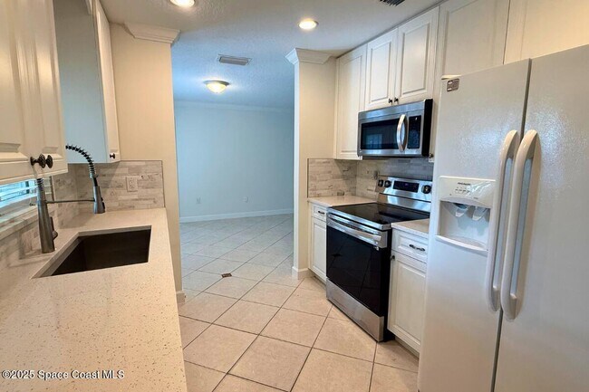 544 Biscayne Dr in Satellite Beach, FL - Building Photo - Building Photo