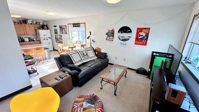 133 27th Ave SE in Minneapolis, MN - Building Photo - Building Photo