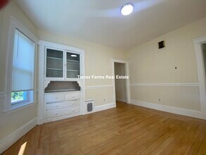 65 Wareham St, Unit 1 in Medford, MA - Foto de edificio - Building Photo