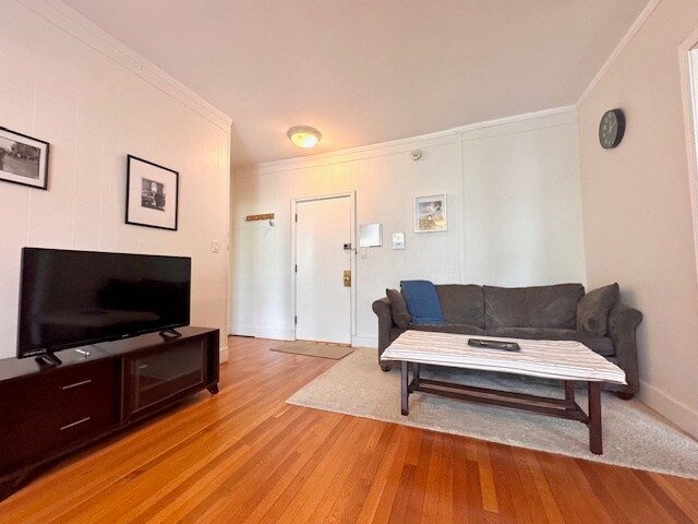 36 Winchester St, Unit 7 in Brookline, MA - Building Photo - Building Photo