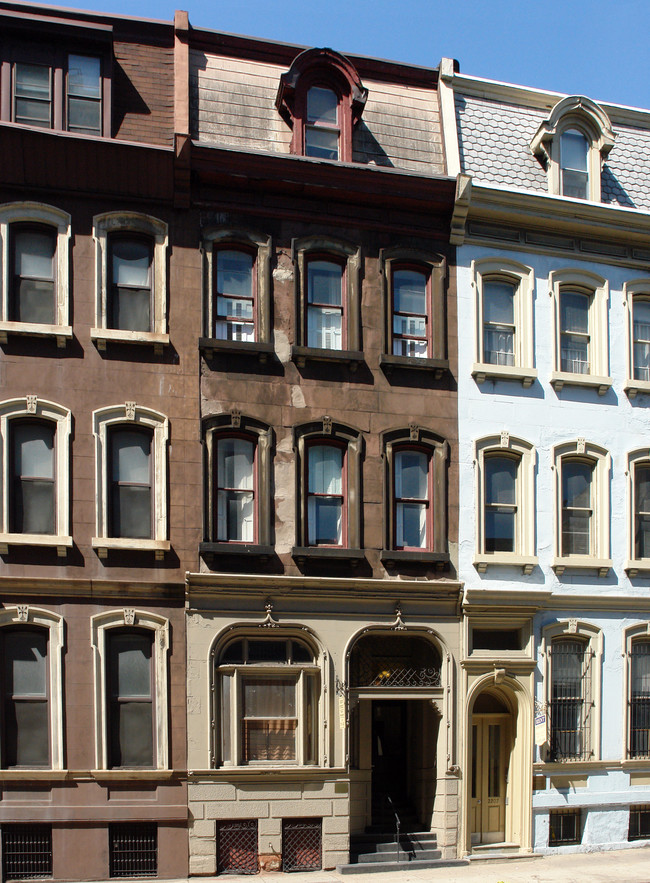 2209 Walnut St in Philadelphia, PA - Foto de edificio - Building Photo