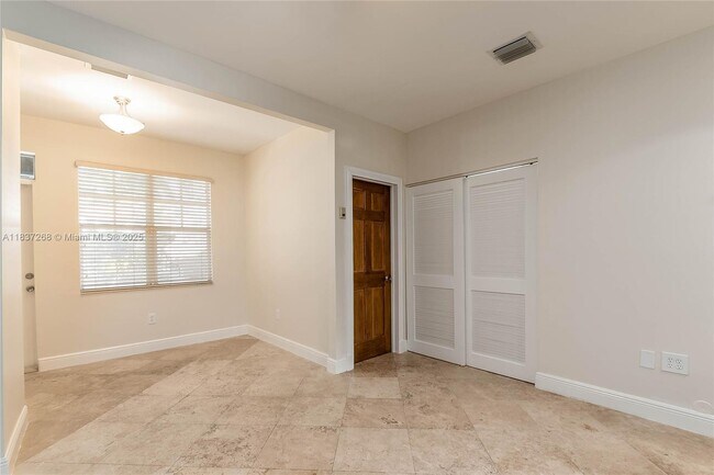 814 Lenox Ave. in Miami Beach, FL - Building Photo - Building Photo