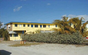 3001 N Ocean Dr in Hollywood, FL - Building Photo - Building Photo