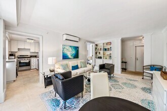 455 Worth Ave in Palm Beach, FL - Building Photo - Building Photo