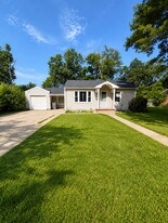 923 Carolyn Ave in Elkhart, IN - Building Photo