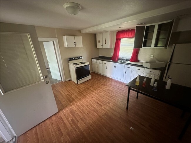 25 Lewis St in Rochester, NY - Building Photo - Building Photo
