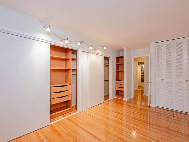 2456 East Ave in Rochester, NY - Foto de edificio - Building Photo