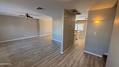 8625 E Valley View Rd in Scottsdale, AZ - Building Photo - Building Photo