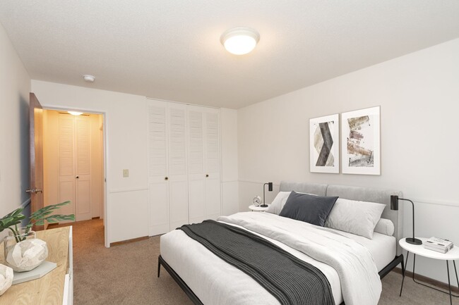 Winton House Apartments in Richfield, MN - Foto de edificio - Building Photo
