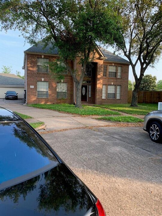 14903 Sun Kiss Ln in Houston, TX - Building Photo