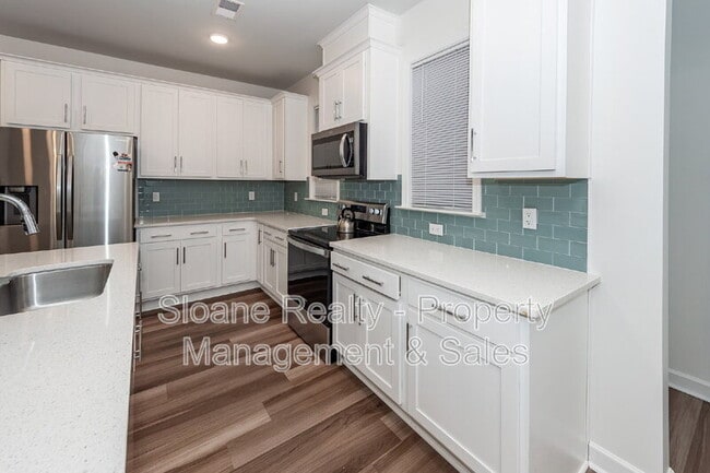 211 Winding River Dr in Johns Island, SC - Building Photo - Building Photo