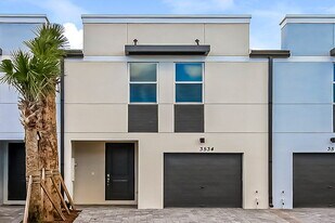 3534 Joshua Tree St in Palm Springs, FL - Building Photo
