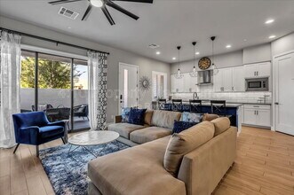 1111 E Missouri Ave in Phoenix, AZ - Building Photo - Building Photo