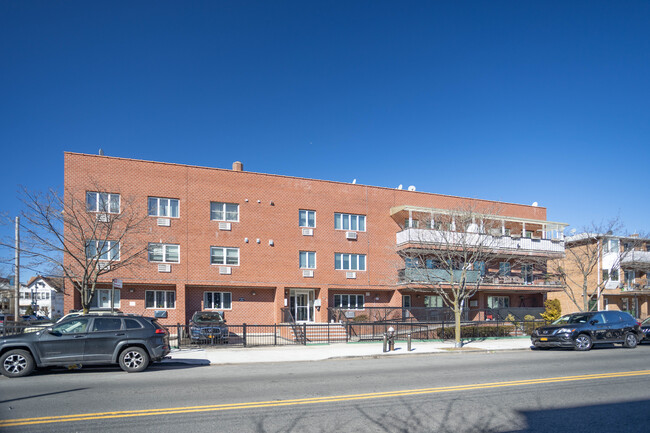 8676 23rd Ave in Brooklyn, NY - Foto de edificio - Building Photo