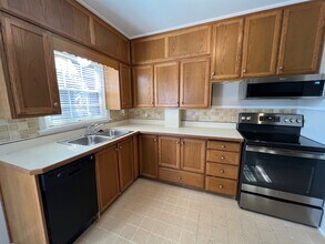 4322 Northwest Dr in Des Moines, IA - Foto de edificio - Building Photo