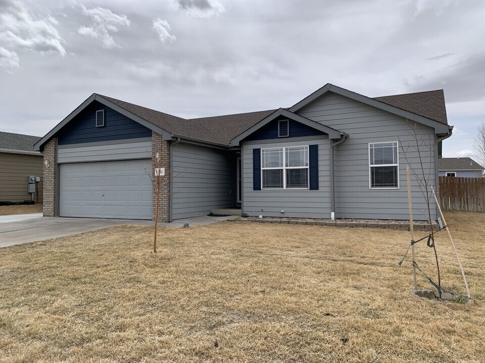 1234 E Arnold St in Laramie, WY - Foto de edificio