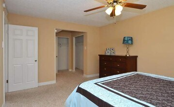 2900 Briarhurst Dr in Houston, TX - Building Photo - Building Photo