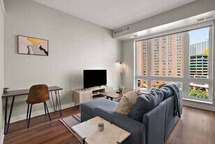 1410 Nicollet Ave in Minneapolis, MN - Building Photo