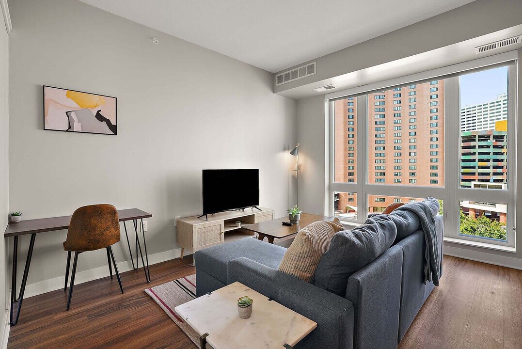 1410 Nicollet Ave in Minneapolis, MN - Building Photo
