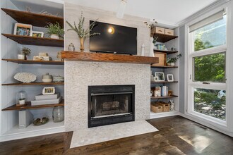 2389 N Wayne Ave in Chicago, IL - Building Photo - Building Photo