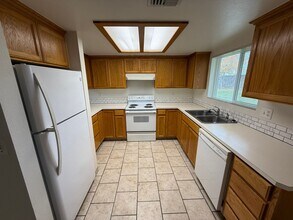 829 Morse Ave SW in Albany, OR - Building Photo - Building Photo