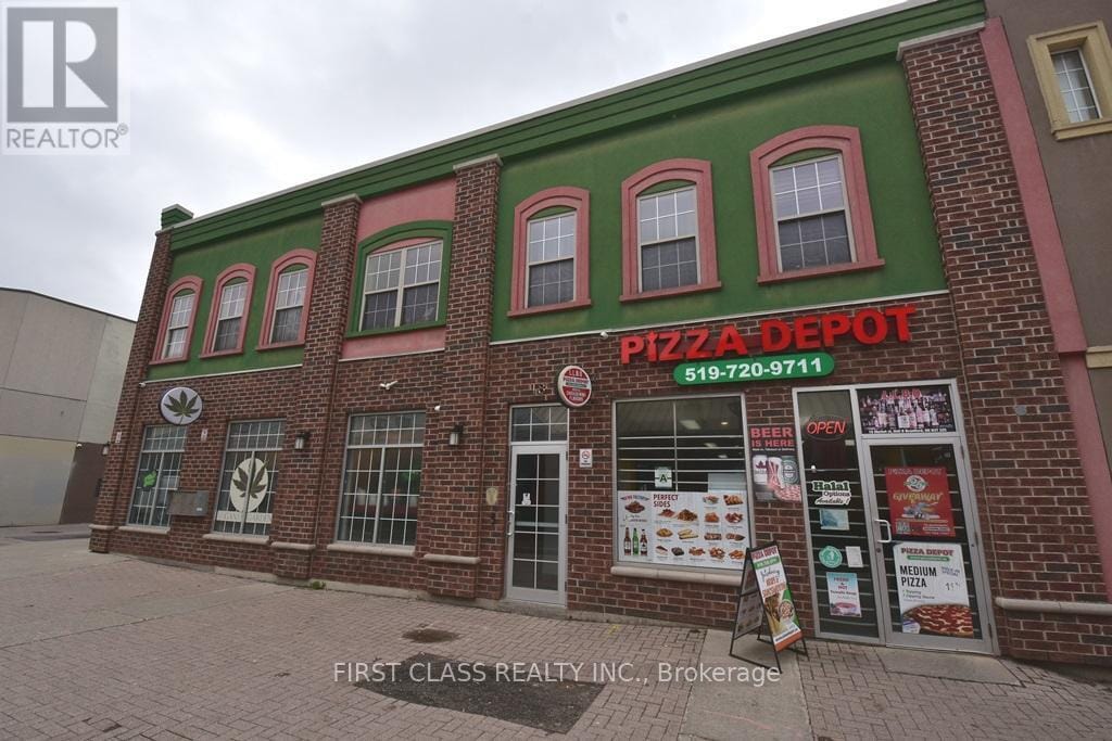 18-18 Market St in Brantford, ON - Building Photo