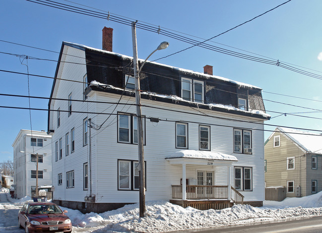 227 Elm St in Biddeford, ME - Foto de edificio - Building Photo