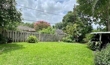 4725 Kinglet St in Houston, TX - Building Photo - Building Photo