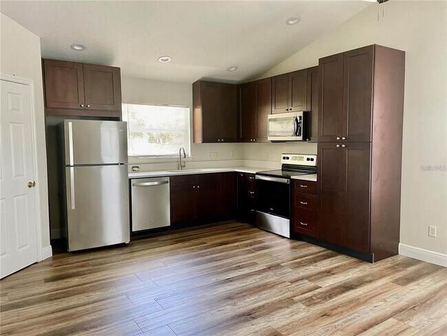 445 W Desoto St in Clermont, FL - Building Photo - Building Photo