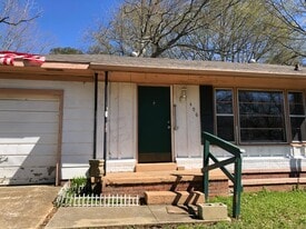 406 Maynard Dr in Tupelo, MS - Building Photo
