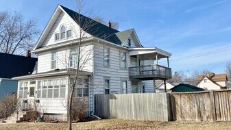 1105 Minnehaha Ave E, Unit #1 in St. Paul, MN - Building Photo
