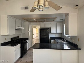 1429 Lilac Breeze Cir in Las Vegas, NV - Building Photo - Building Photo