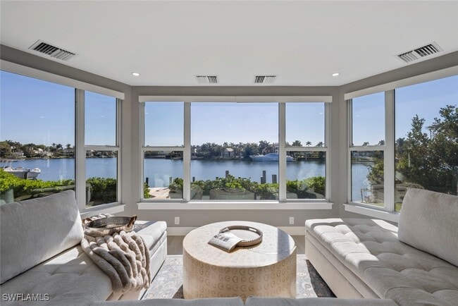 property at 440 Kingstown Dr