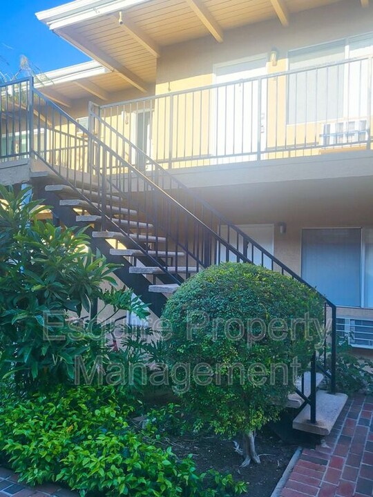 990 Ashland Ave in Simi Valley, CA - Building Photo